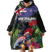New Zealand Christmas Wearable Blanket Hoodie Meri Kirihimete-Tuatara and Pohutukawa Black Color LT03 - Polynesian Pride