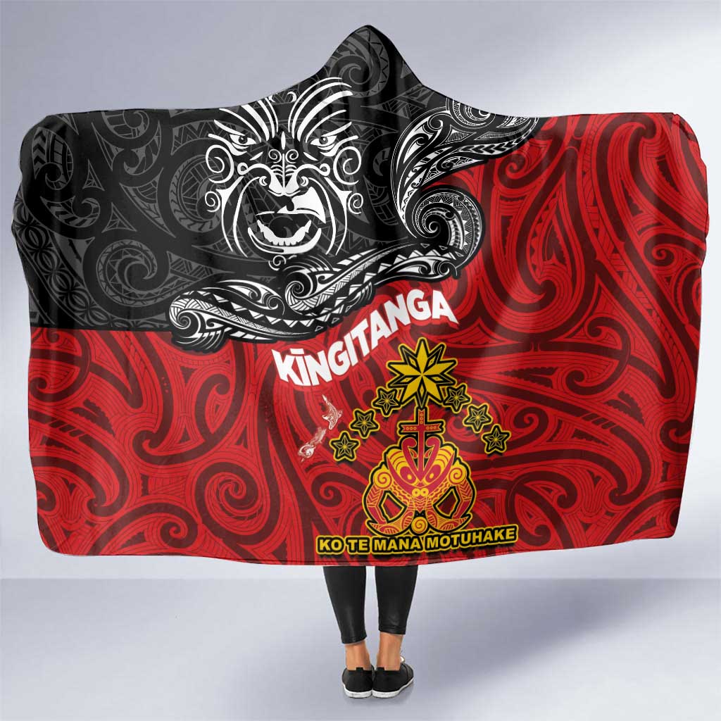 Maori King Movement Hooded Blanket Ko Te Mana Motuhake Emblem with Moko and Polynesian Art Tattoo LT03 One Size Red - Polynesian Pride