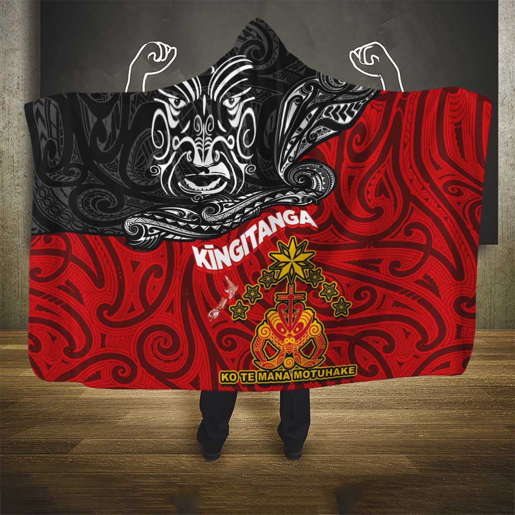 Maori King Movement Hooded Blanket Ko Te Mana Motuhake Emblem with Moko and Polynesian Art Tattoo LT03 - Polynesian Pride