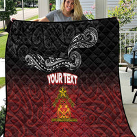 Personalised Maori King Movement Quilt Ko Te Mana Motuhake Emblem with Silver Ferns and Polynesian Art Tattoo LT03 Red - Polynesian Pride