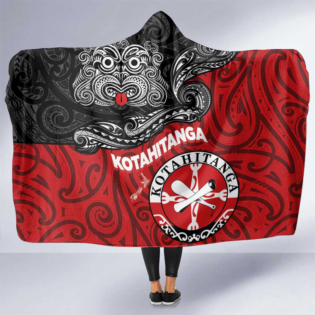 Maori Kotahitanga Hooded Blanket Aotearoa Spirit with Maori Mask and Polynesian Art Tattoo LT03 One Size Red - Polynesian Pride