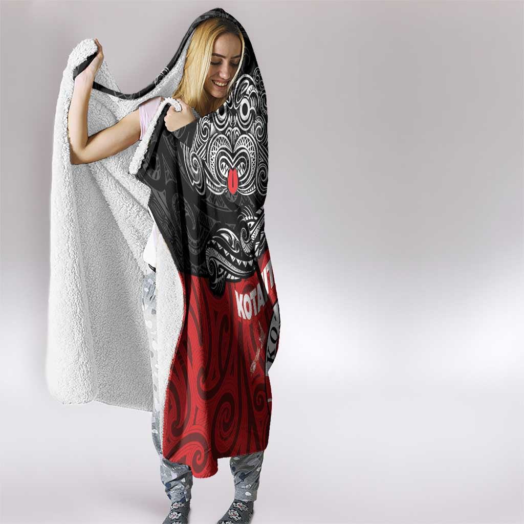 Maori Kotahitanga Hooded Blanket Aotearoa Spirit with Maori Mask and Polynesian Art Tattoo LT03 - Polynesian Pride
