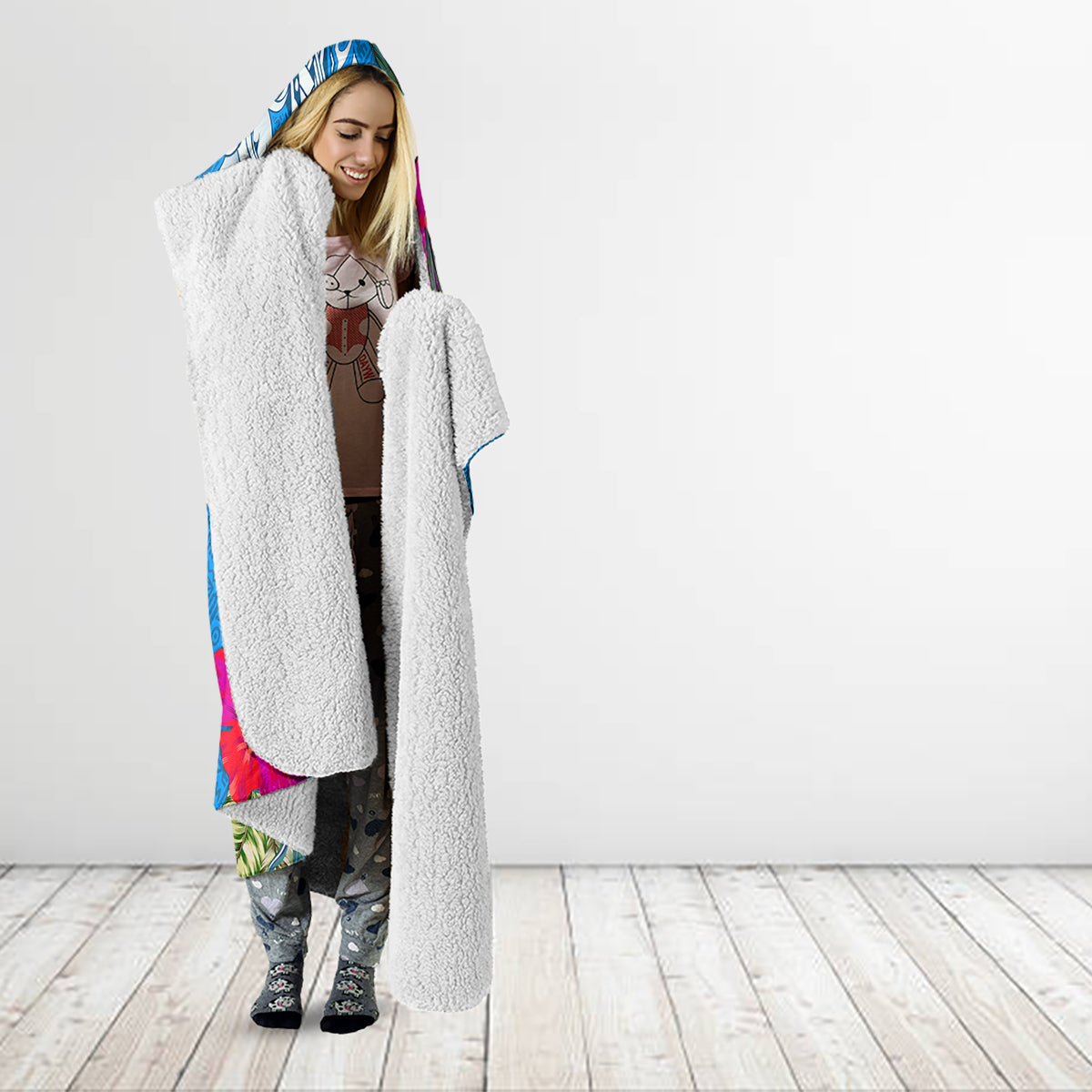 Yap Day Hooded Blanket Tapa Pattern with Hisbiscus