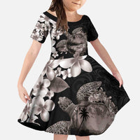 Hawaiian Lei Day Family Matching Mermaid Dress and Hawaiian Shirt Plumeria and Turtle with Polynesian Tribal Pattern Grayscale Color LT03 Daughter's Dress Black - Polynesian Pride