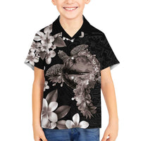 Hawaiian Lei Day Family Matching Puletasi and Hawaiian Shirt Plumeria and Turtle with Polynesian Tribal Pattern Grayscale Color LT03 Son's Shirt Black - Polynesian Pride