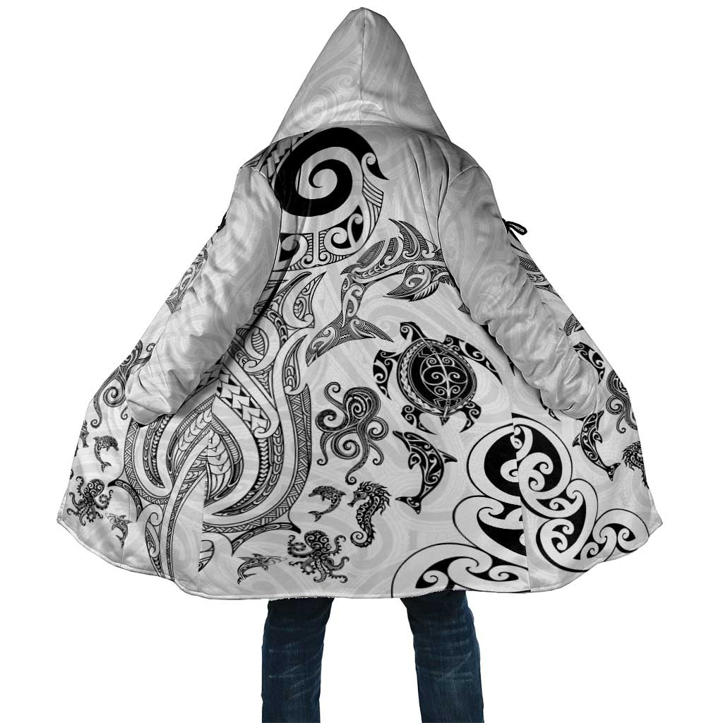 New Zealand Sea Animals with Maori Tribal Tattoo Cloak White Color LT03 Unisex White - Polynesian Pride