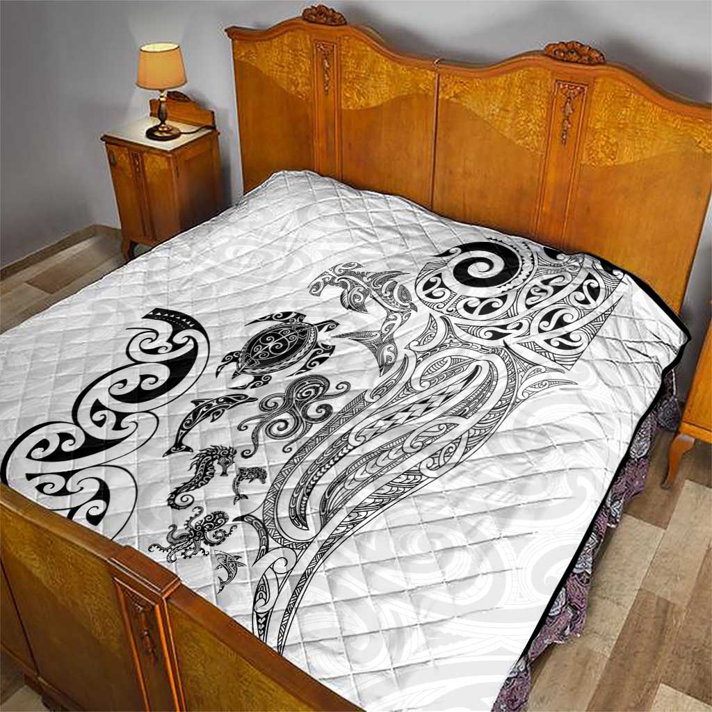 New Zealand Sea Animals with Maori Tribal Tattoo Quilt White Color LT03 - Polynesian Pride