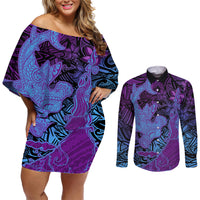 Hawaiian Volcano and Shark Couples Matching Off Shoulder Short Dress and Long Sleeve Button Shirt Polynesian and Hibiscus Pattern Violet Gradient