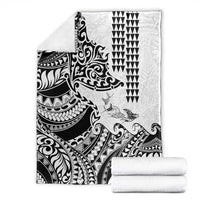 Hawaiian Tribal Manta Ray Blanket Kakau Tattoo and Polynesian Art Motif Pattern
