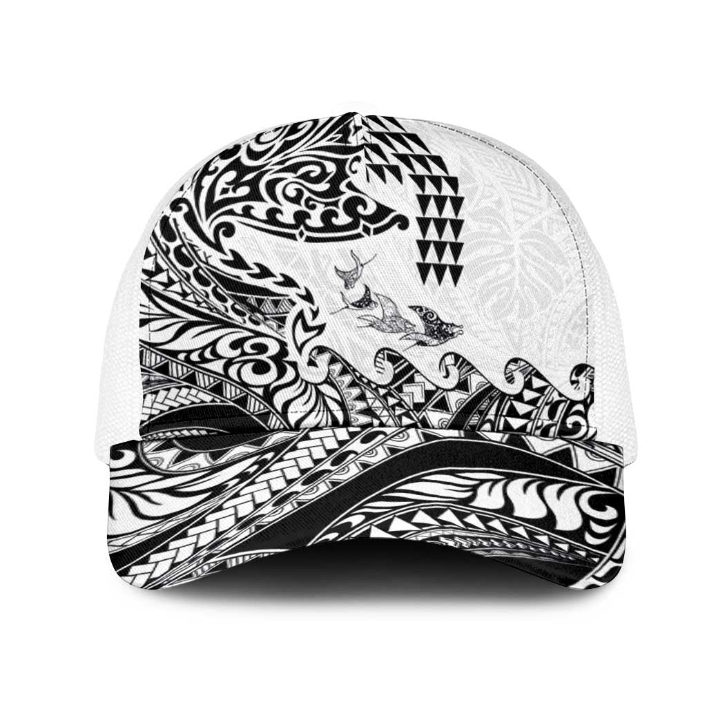 Hawaiian Tribal Manta Ray Mesh Trucker Cap Kakau Tattoo and Polynesian Art Motif Pattern LT03 One Size White Multicolor - Polynesian Pride