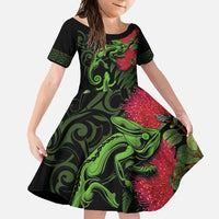 New Zealand Chameleon and Gecko Family Matching Summer Maxi Dress and Hawaiian Shirt Maori Silver Fern and Pohutukawa Decoration LT03 Daughter's Dress Green - Polynesian Pride