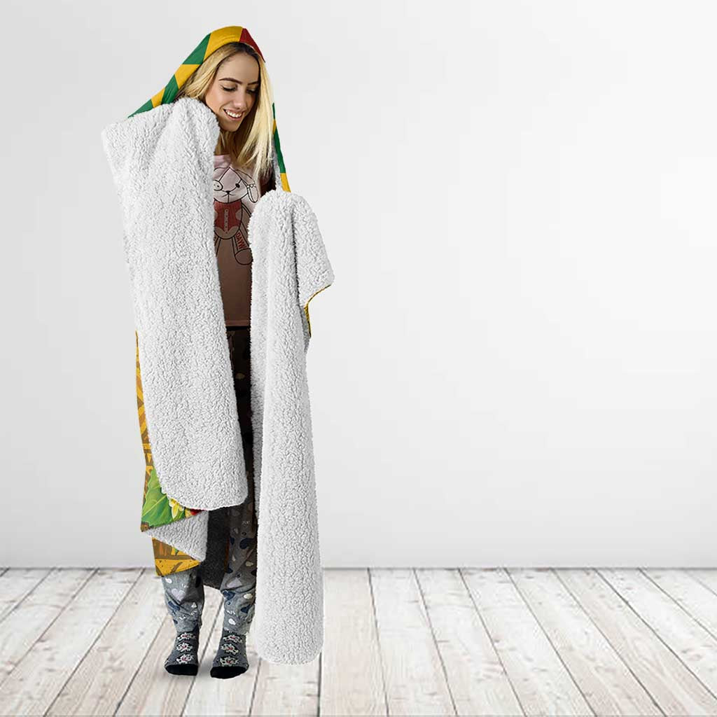 Melanesian Vanuatu Hooded Blanket With Tapa Tribal Pattern and Triangle Geometric Tricolor - Polynesian Pride