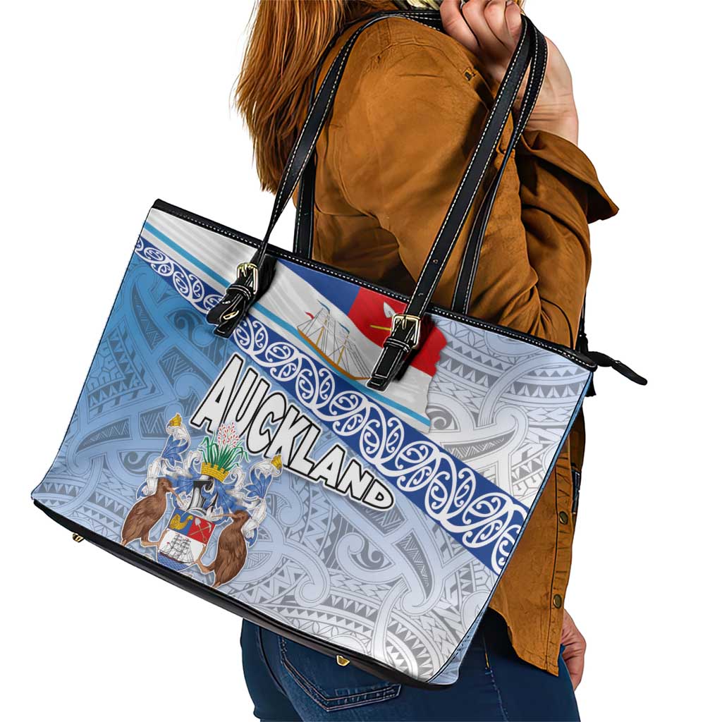 New Zealand Auckland Leather Tote Bag Auckland's Flag and Coat of Arms - Koru Art Maori Pattern LT03 - Polynesian Pride