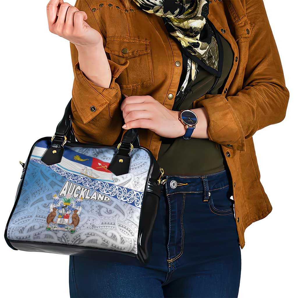 New Zealand Auckland Shoulder Handbag Auckland's Flag and Coat of Arms - Koru Art Maori Pattern LT03 - Polynesian Pride