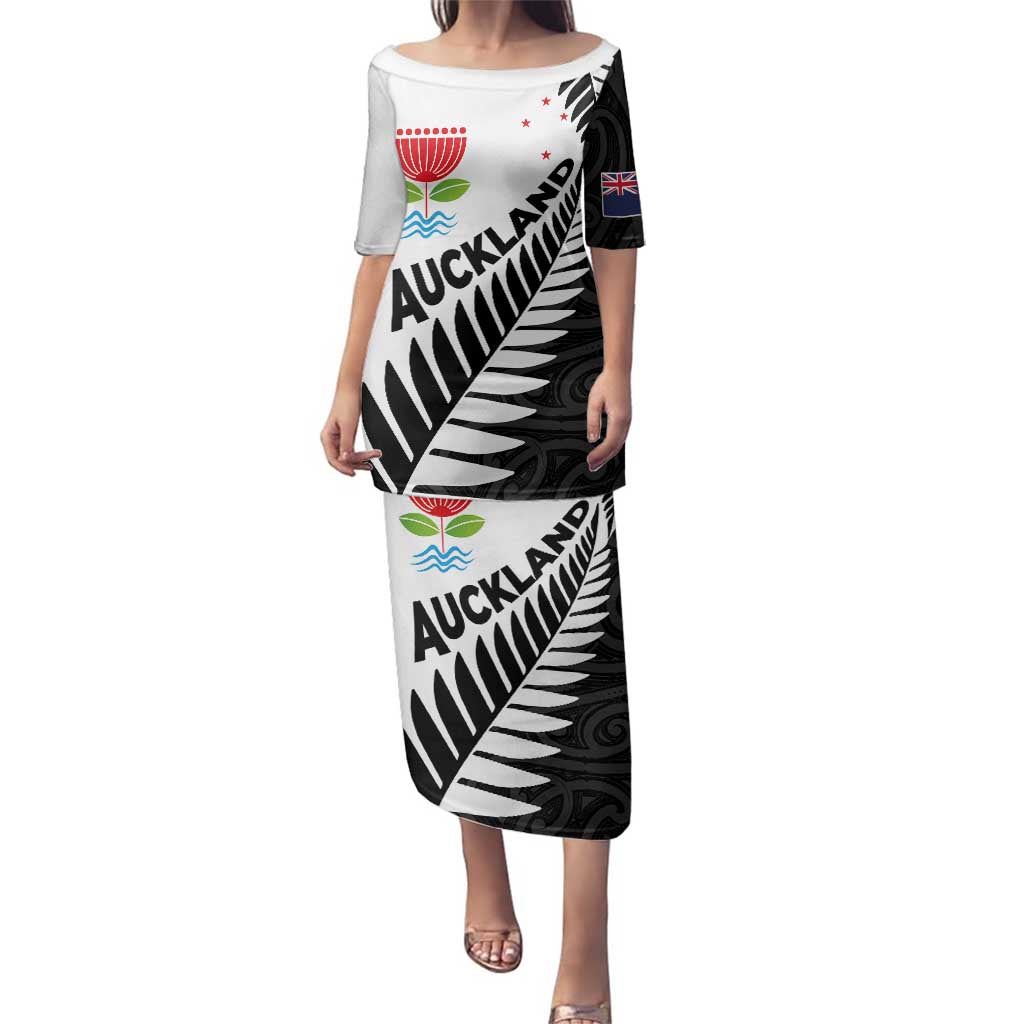 New Zealand Auckland Family Matching Puletasi and Hawaiian Shirt Auckland's Emblem and Silver Ferns - Maori Art Tattoo LT03 Mom's Dress Light Blue - Polynesian Pride