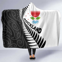 New Zealand Auckland Hooded Blanket Auckland's Emblem and Silver Ferns - Maori Art Tattoo LT03 One Size Light Blue - Polynesian Pride