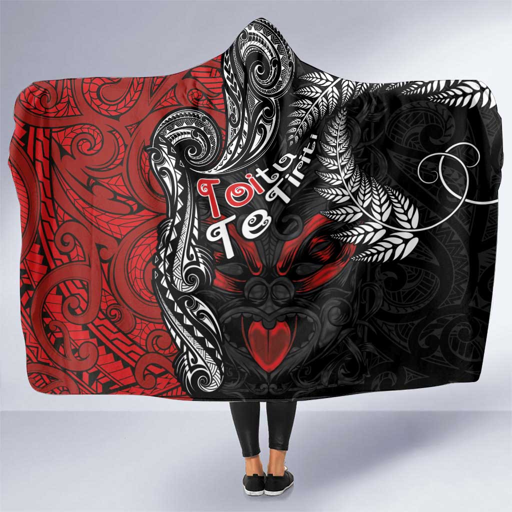 Aotearoa Toitu Te Tiriti Hooded Blanket New Zealand Honour the Treaty - Te Tiriti Is Us LT03 One Size Red - Polynesian Pride