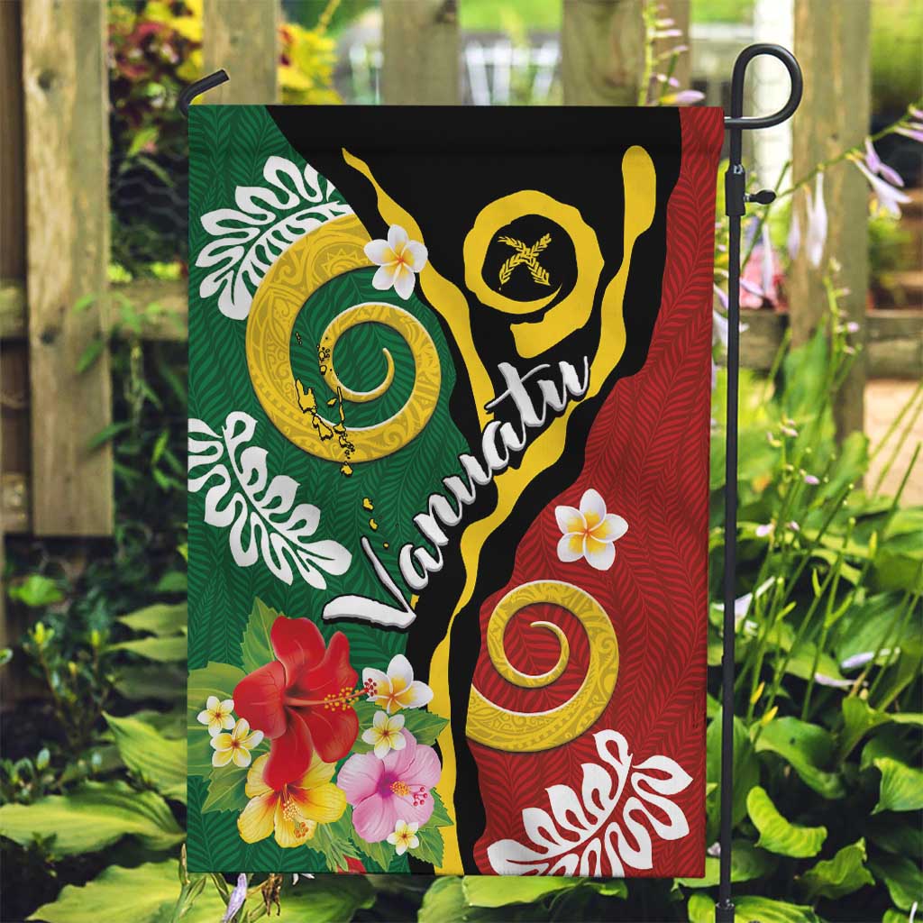 Melanesian Vanuatu Tribal Boar Tusk Garden Flag Tropical Plants and Namele Motifs LT03 Garden Flag Green - Polynesian Pride