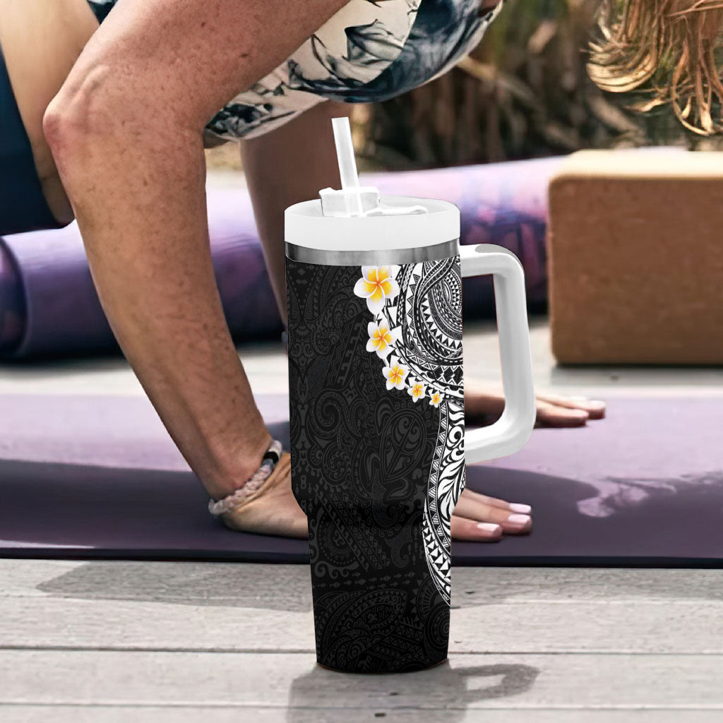 Hawaiian Tribal Tattoo and Plumeria Tumbler With Handle Polynesian Pattern Black Color