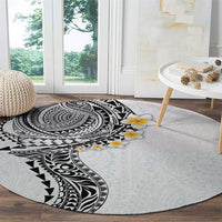 Hawaiian Tribal Tattoo and Plumeria Round Carpet Polynesian Pattern White Color