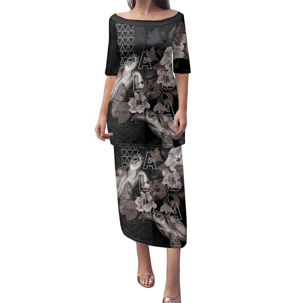 Hawaii Aloha Turtle Hibiscus and Leaves Family Matching Puletasi and Hawaiian Shirt with Polynesian and Kakau Tattoos Black Color LT03 Mom's Dress Black - Polynesian Pride