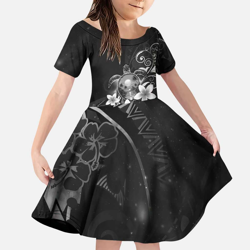 Hawaii Honu Family Matching Puletasi and Hawaiian Shirt Polynesian Curves Plumeria Grayscale LT05 Daughter's Dress Black - Polynesian Pride