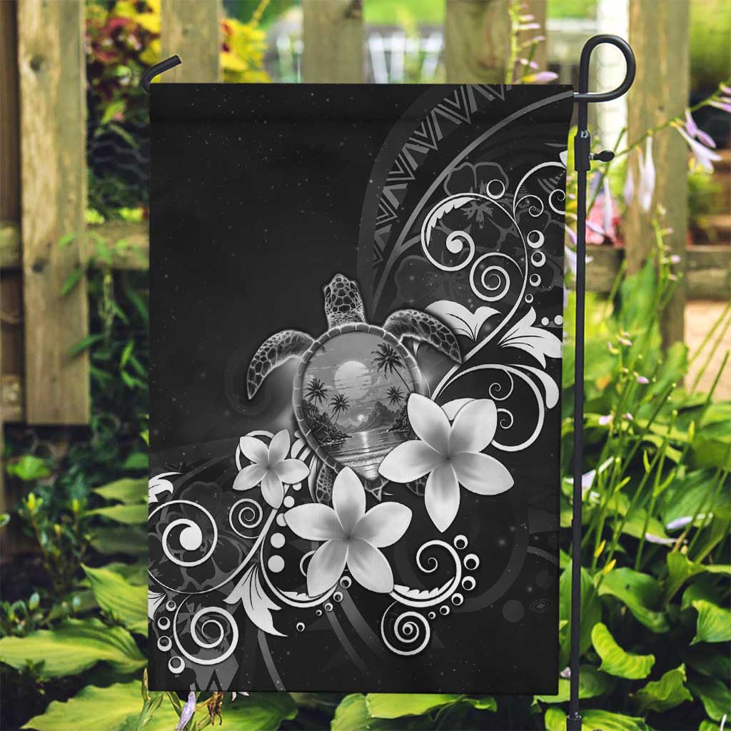 Hawaii Honu Garden Flag Polynesian Curves Plumeria Grayscale - Polynesian Pride