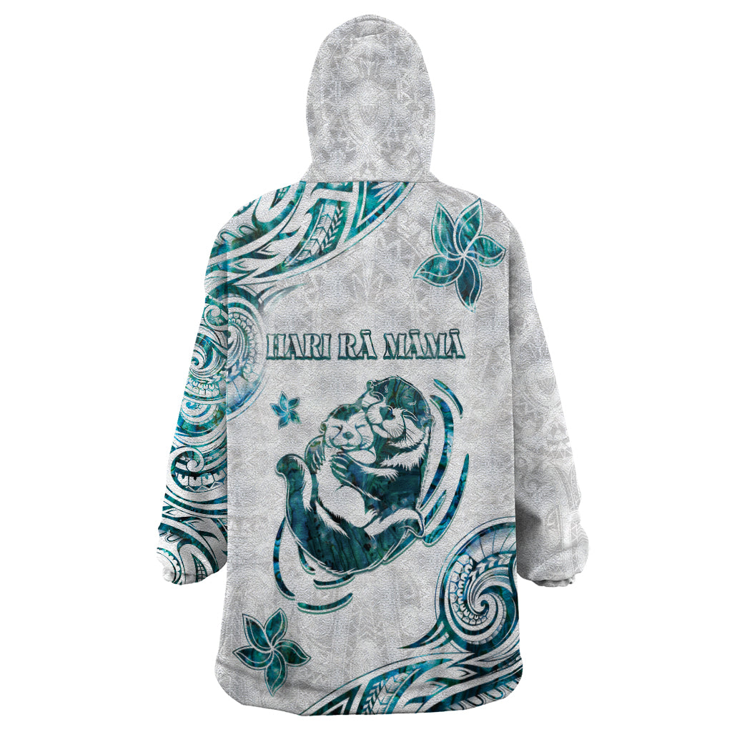 New Zealand Aotearoa Hari Ra Mama Wearable Blanket Hoodie A Mother's Love Is Like No Otter LT05 - Polynesian Pride