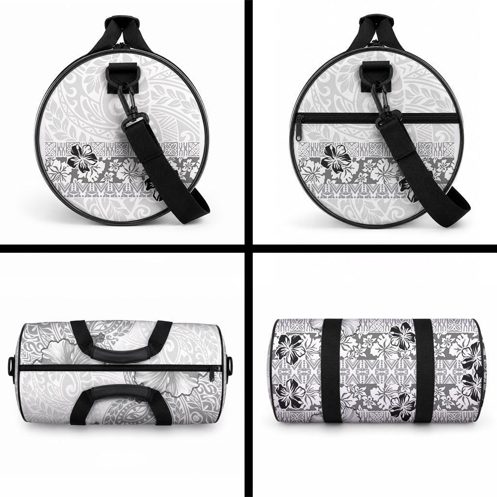 Hawaii Hibiscus With White Polynesian Pattern Duffle Bag