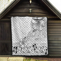 Hawaii Hibiscus With White Polynesian Pattern Quilt
