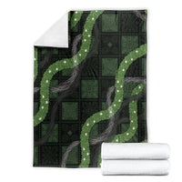 Hawaiian Quilt Blanket Pele Hair Hinahina Lei Black Version