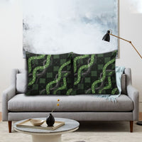 Hawaiian Quilt Pillow Cover Pele Hair Hinahina Lei Black Version