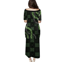 Hawaiian Quilt Puletasi Pele Hair Hinahina Lei Black Version