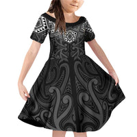 New Zealand Aotearoa Family Matching Off Shoulder Short Dress and Hawaiian Shirt Black Taniko Art Maori Pattern LT05 Daughter's Dress Black - Polynesian Pride