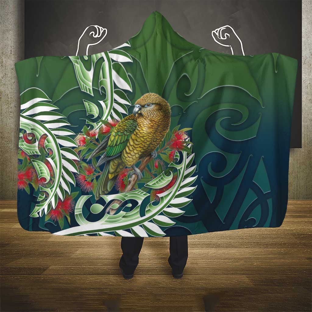 New Zealand Kea Bird Hooded Blanket With Maori Koru Fern - Polynesian Pride