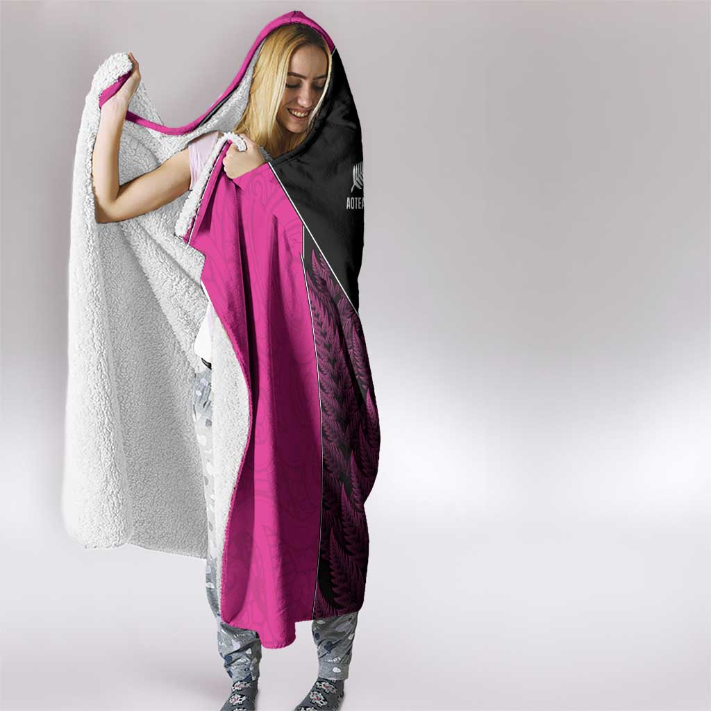 New Zealand Fern Rugby Hooded Blanket Pink Maori Pattern