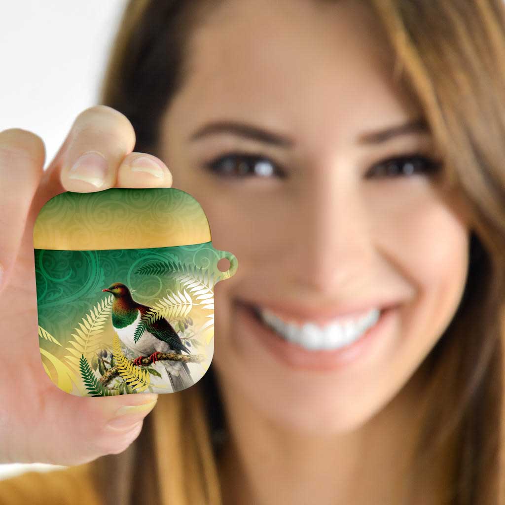 New Zealand Pigeon Kereru AirPods Case Maori Fern Art Green Gradient LT05 - Polynesian Pride