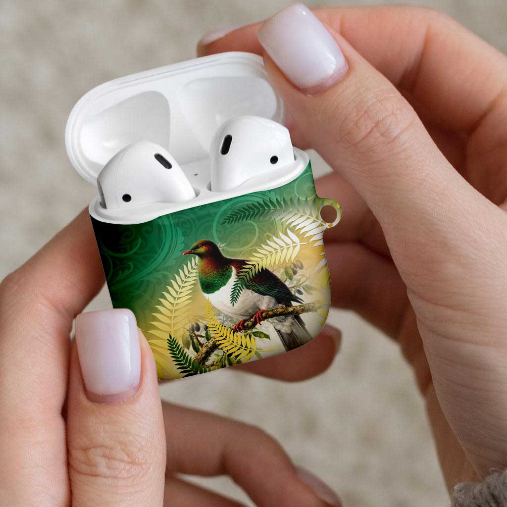 New Zealand Pigeon Kereru AirPods Case Maori Fern Art Green Gradient LT05 - Polynesian Pride