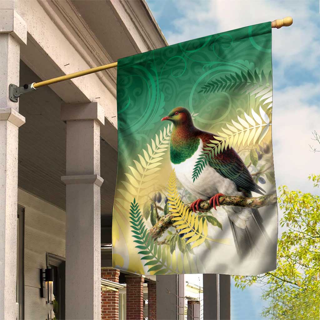 New Zealand Pigeon Kereru Garden Flag Maori Fern Art Green Gradient LT05 House Flag Green - Polynesian Pride