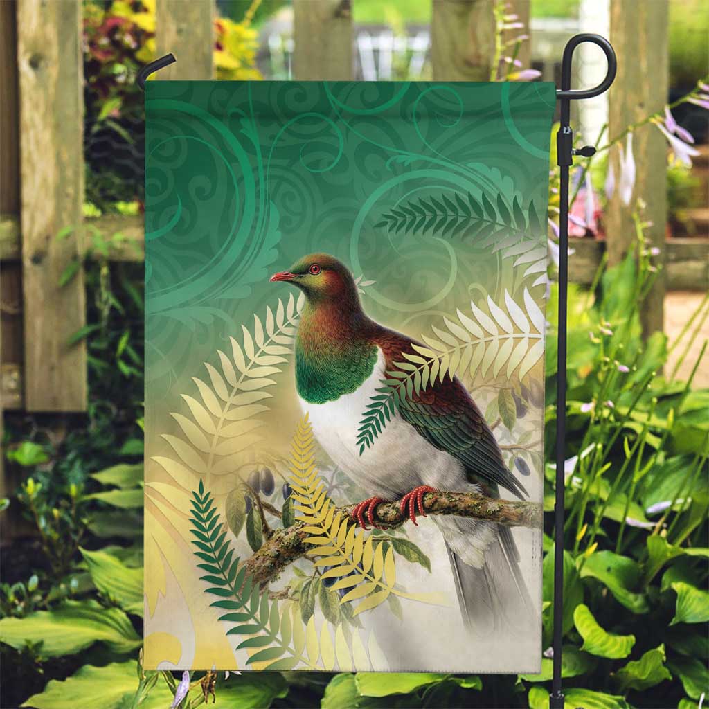 New Zealand Pigeon Kereru Garden Flag Maori Fern Art Green Gradient LT05 Garden Flag Green - Polynesian Pride