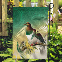 New Zealand Pigeon Kereru Garden Flag Maori Fern Art Green Gradient LT05 Garden Flag Green - Polynesian Pride