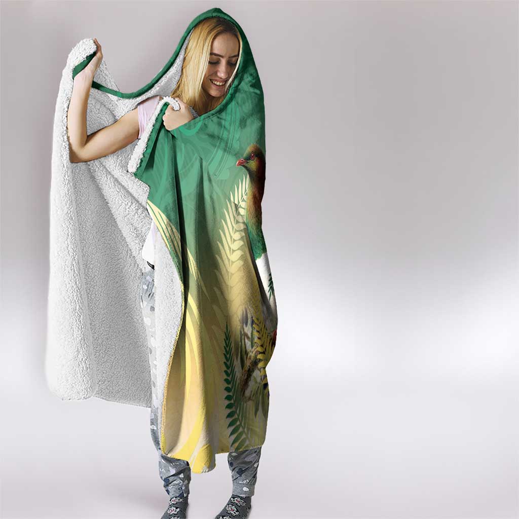 New Zealand Pigeon Kereru Hooded Blanket Maori Fern Art Green Gradient LT05 - Polynesian Pride