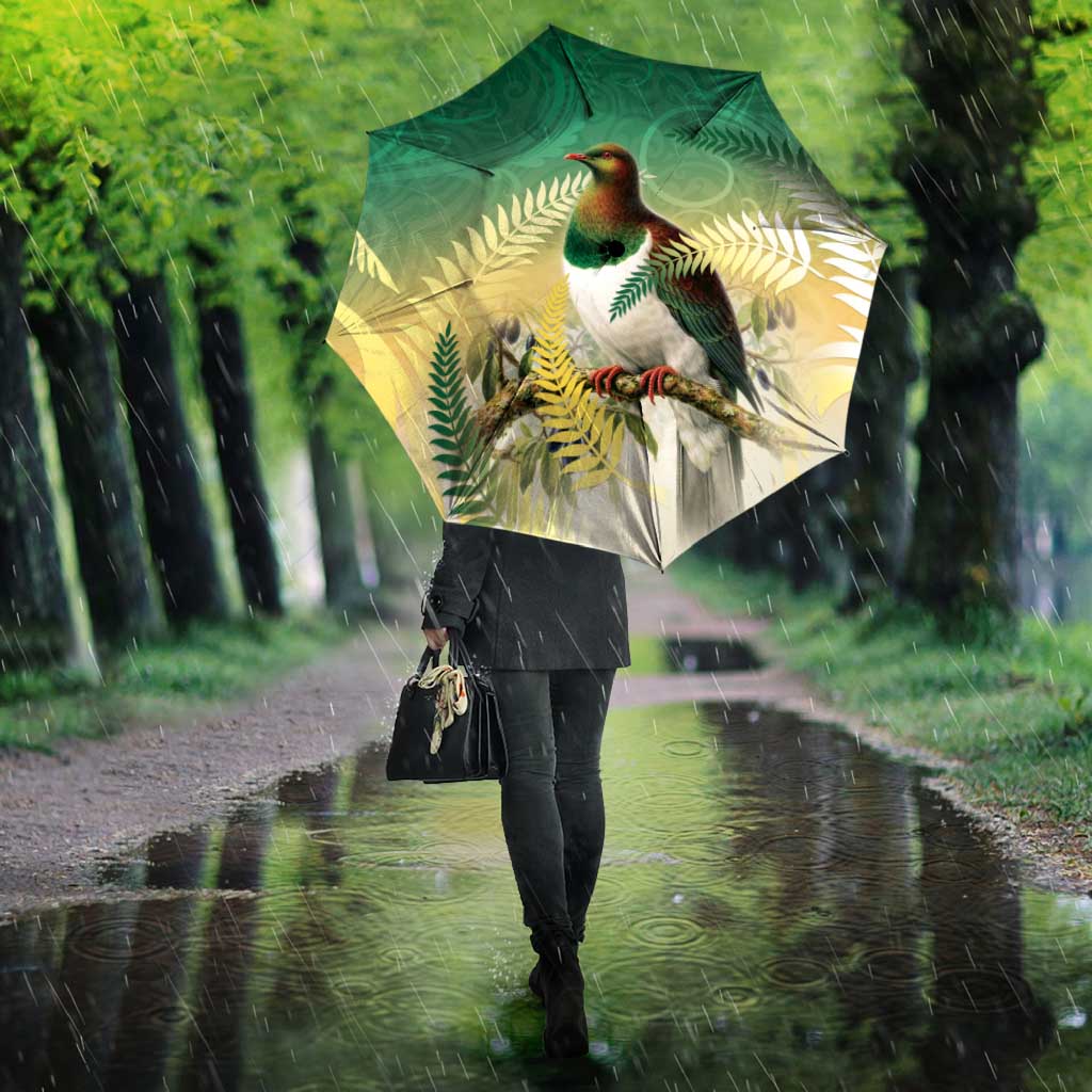 New Zealand Pigeon Kereru Umbrella Maori Fern Art Green Gradient LT05 - Polynesian Pride