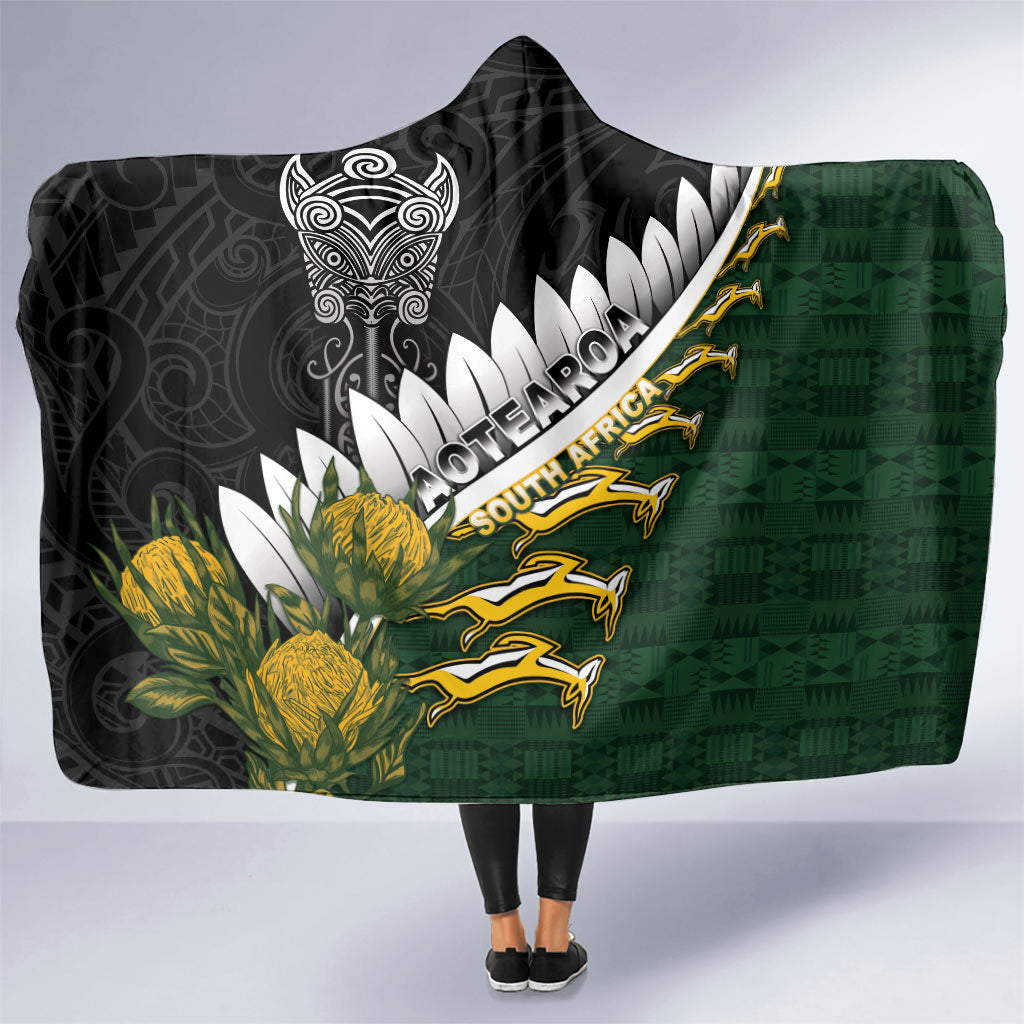 Rugby New Zealand And South Africa Hooded Blanket Silver Fern With Springboks LT05 One Size Black - Polynesian Pride