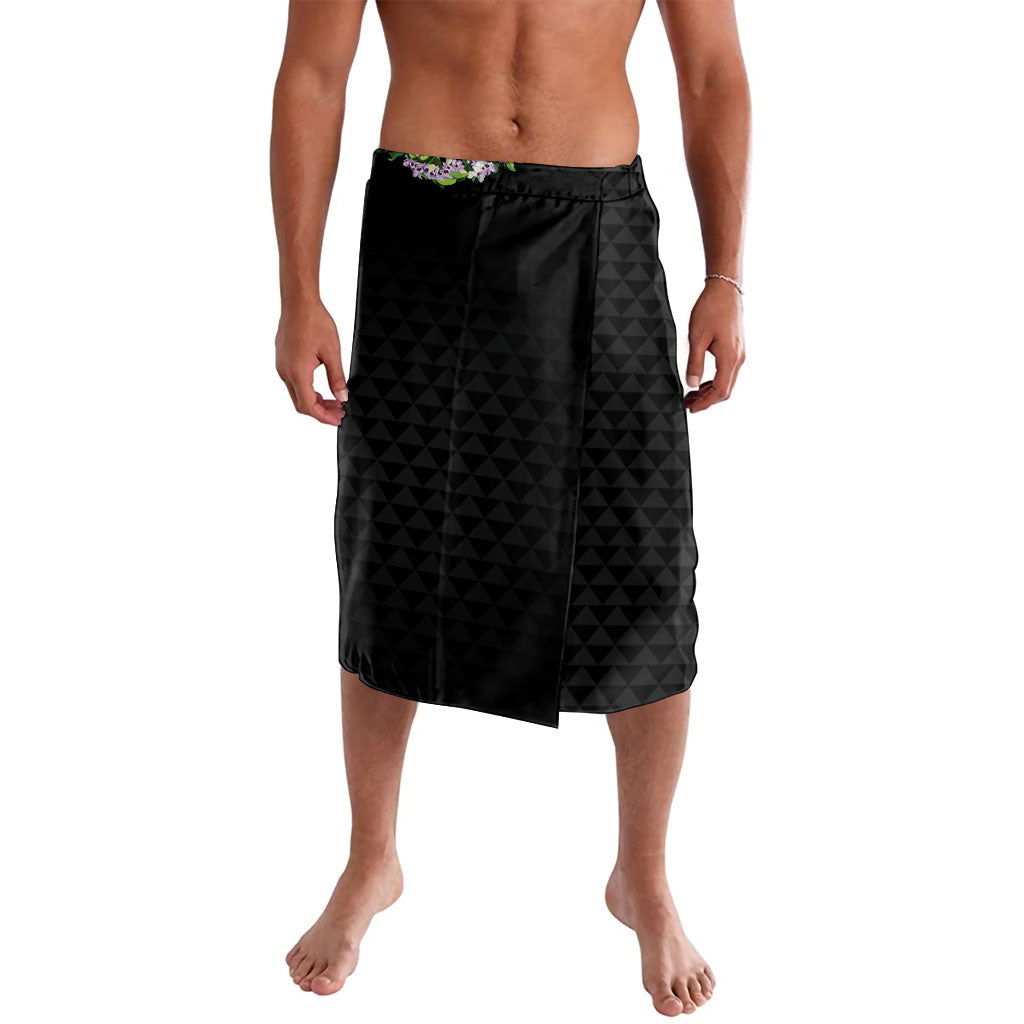 Hawaii Statehood Day Lavalava Kakau Pattern With Maile Pikake Honohono Lei LT05 Black - Polynesian Pride