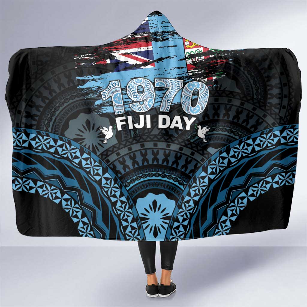 Happy Fiji Day 1970 Hooded Blanket Flag Grunge Style LT05 One Size Black - Polynesian Pride