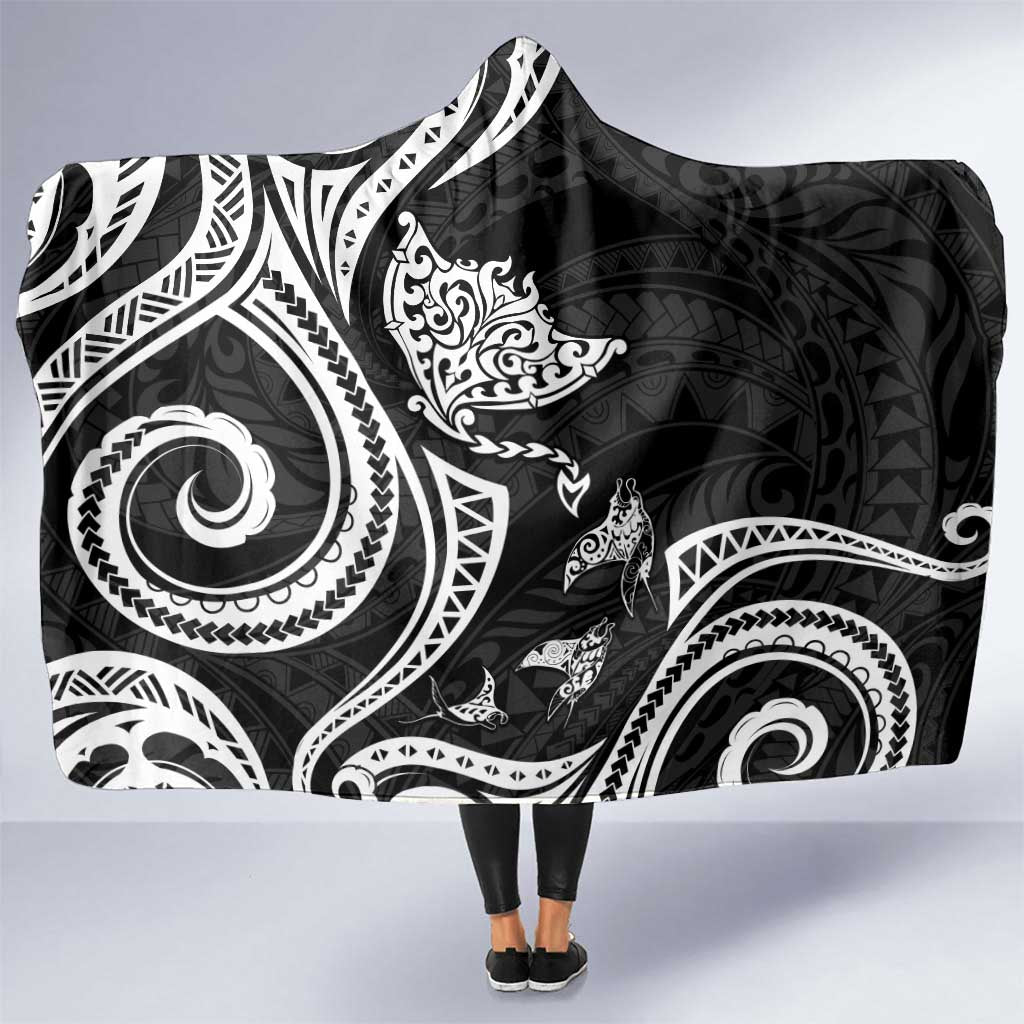 Hawaii Manta Ray Hooded Blanket Polynesian Art Tattoo LT05 One Size Black - Polynesian Pride