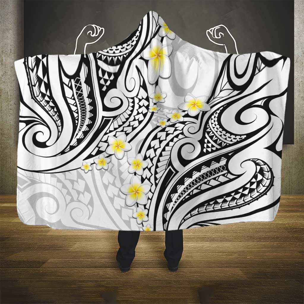 Plumeria With White Polynesian Tattoo Pattern Hooded Blanket