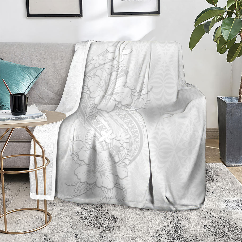Tokelau White Sunday Blanket Elegant Hibiscus Polynesian Tribal Pattern LT05 - Polynesian Pride