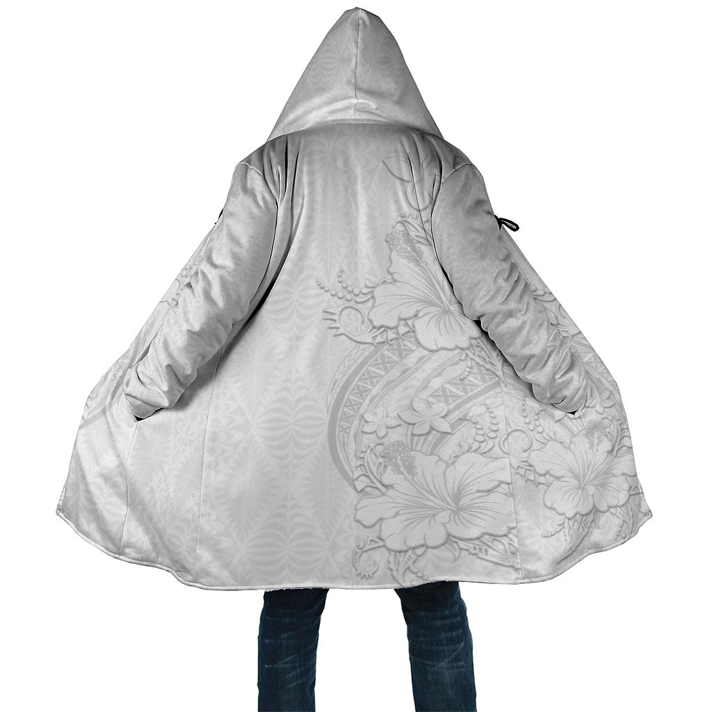 Tokelau White Sunday Cloak Elegant Hibiscus Polynesian Tribal Pattern LT05 Unisex White - Polynesian Pride